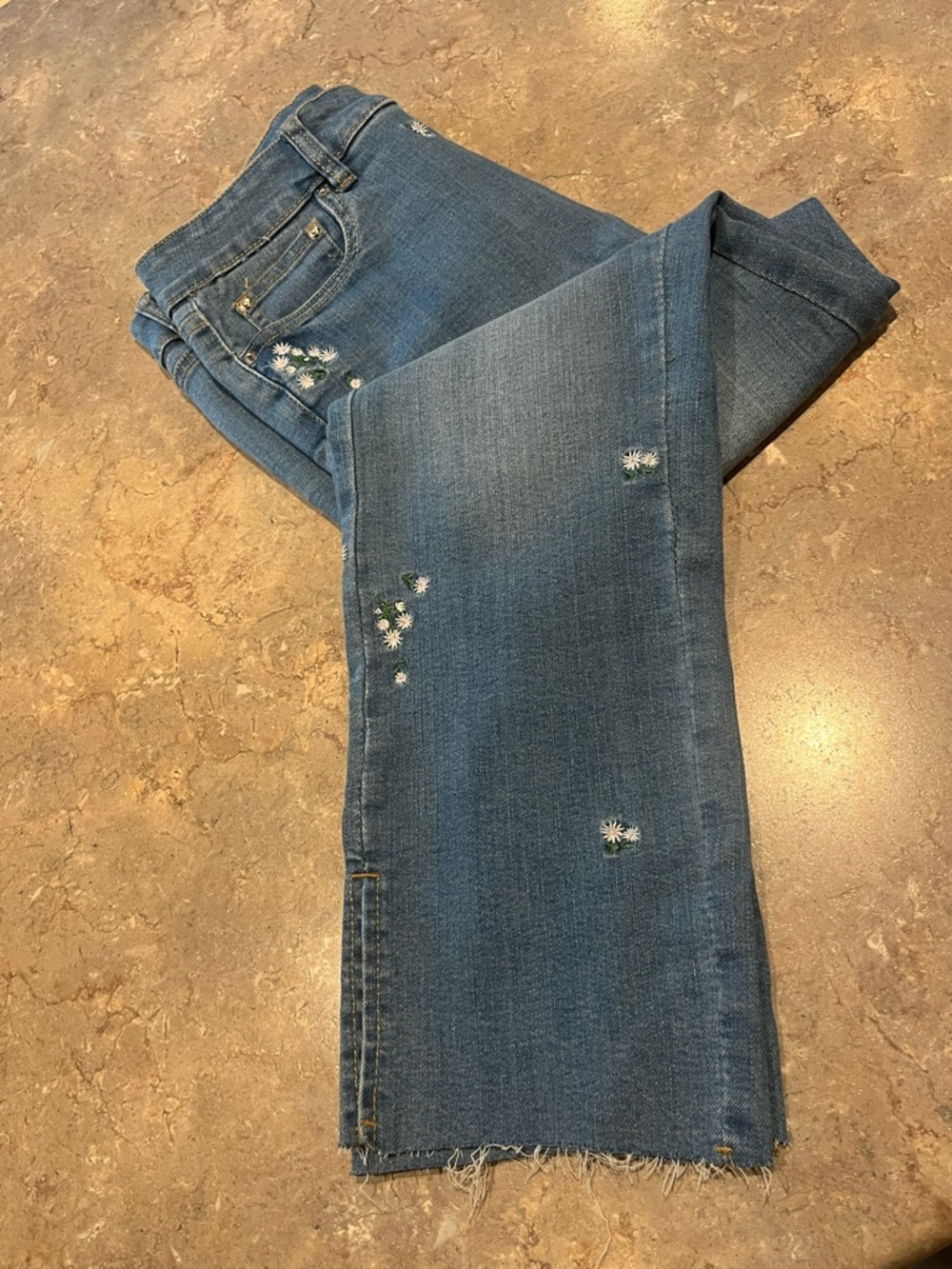 Embroidered Cropped High Rise Jeans - Picture 4 of 6